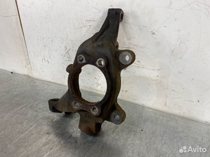 Кулак поворотный передний правый Nissan Teana L33