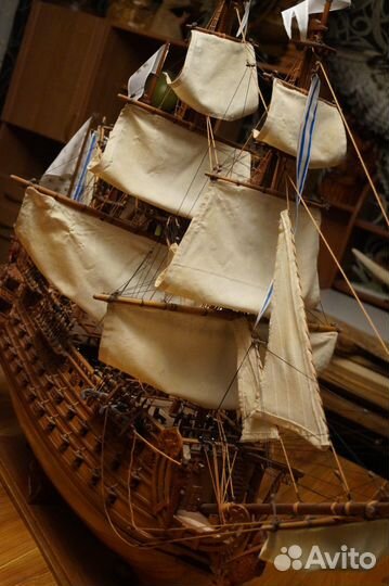 Модель парусника из дерева soleil royal