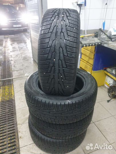 Nokian Tyres Hakkapeliitta R 235/55 R17 103R