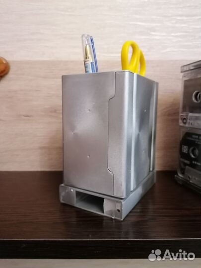 Копилка, органайзеры из старых кассет