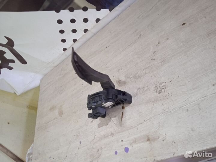 Педаль газа Опель Астра H Opel astra H 1.3 дизель