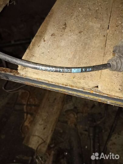 Тросик газа Mercedes W124