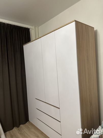 Шкаф распашной