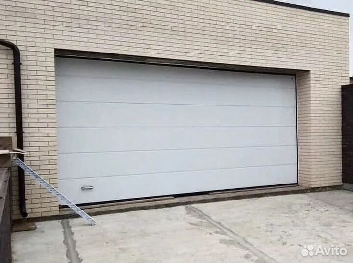 Секционные ворота