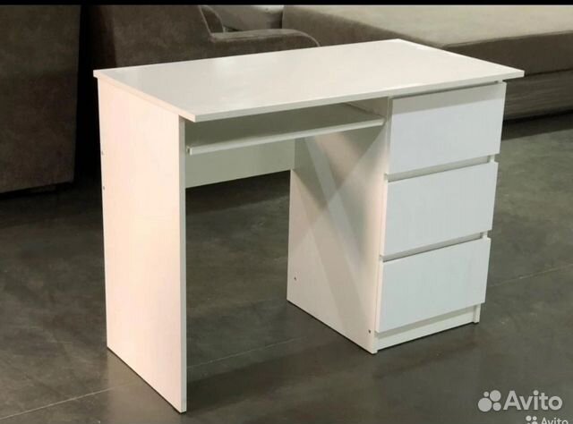 Стол письменный белый глянец