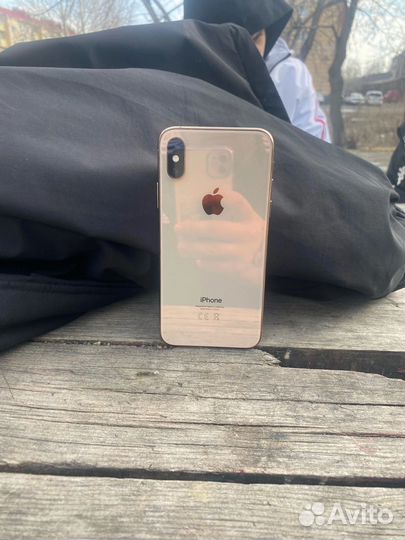 iPhone Xs, 64 ГБ