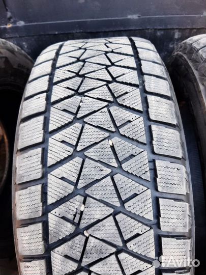 Bridgestone Blizzak DM-V2 285/60 R18, 4 шт