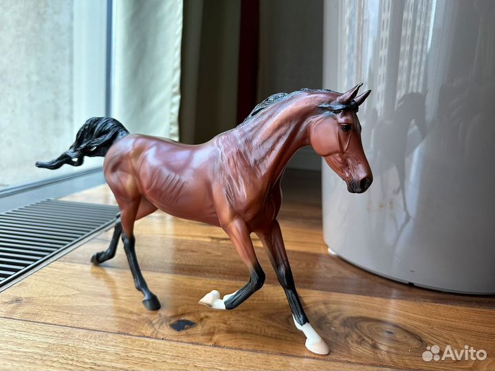 Коллекционная фигурка Конь Breyer Ритц масштаба1:9