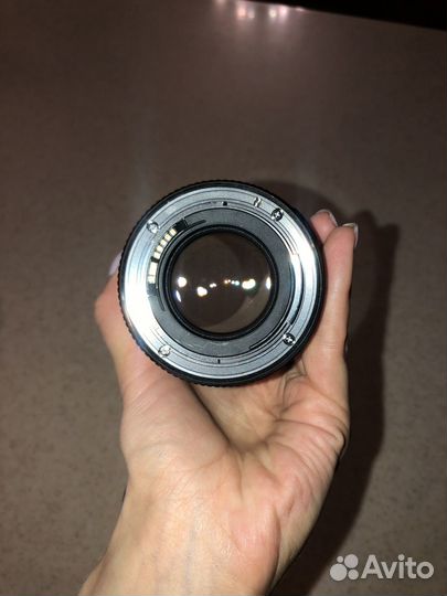 Объектив Canon EF 35 mm f/1.4L II USM