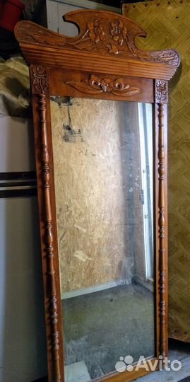 Консоль с зеркалом в антикварной резной раме