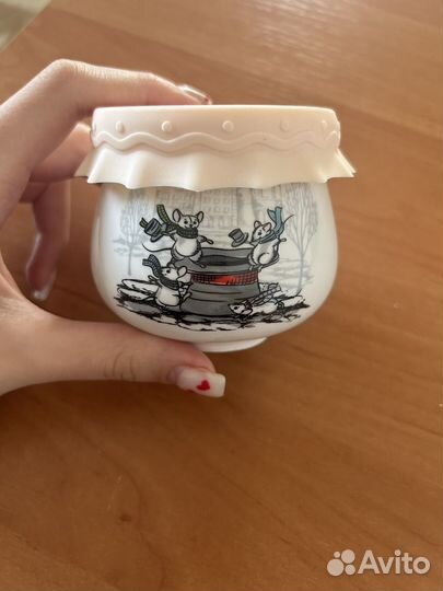 Баночка с крышкой