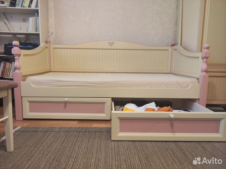 Детский мебельный гарнитур