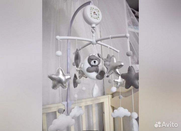 Мобиль в кроватку музыкальный