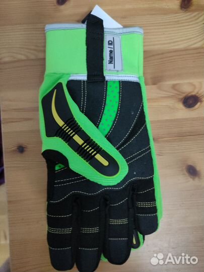 Противоударные перчатки