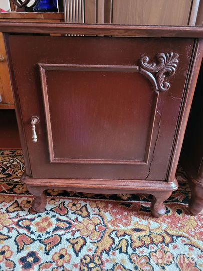 Тумбочка прикроватная и трюмо