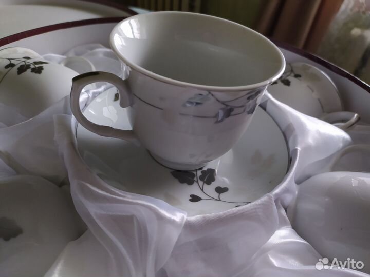 Сервиз чайный (6 чашек с блюдцами, новый)