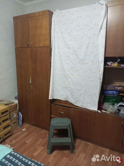 Кровать комод и стенка