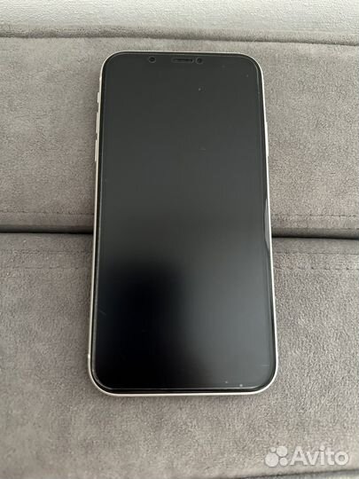 Телефон iPhone 11