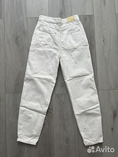 Джинсы белые mom