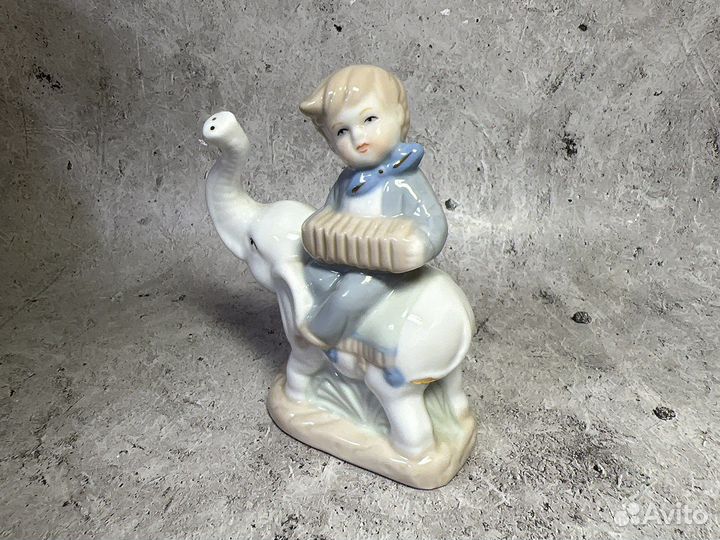 Фарфоровые статуэтки