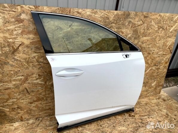 Передняя правая дверь Lexus NX 200 200t 300 350