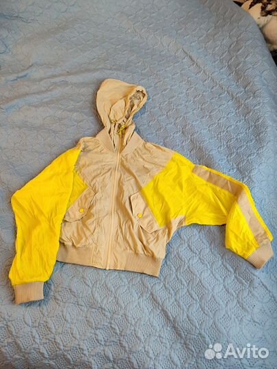 Ветровка женская