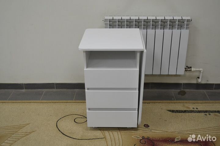 Маникюрный стол