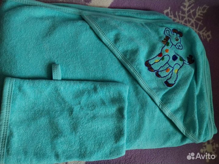 Полотенце уголок с варежкой для новорождённого