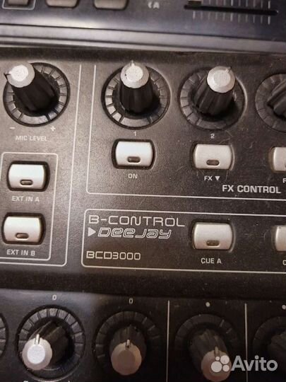 Dj контролер benriger всd3000,2000