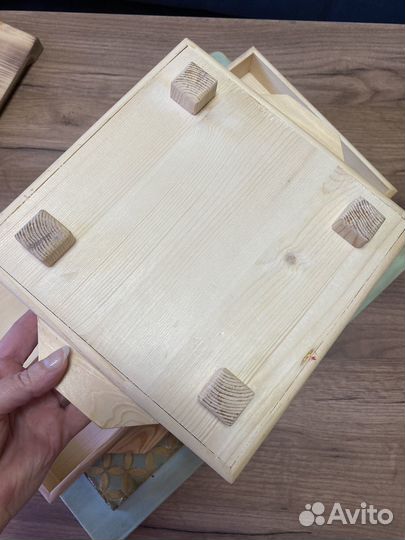 Поднос деревянный на ножках для декорирования