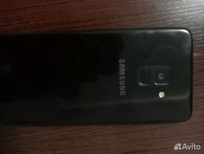 Samsung Galaxy A8 (2018), 4/32 ГБ
