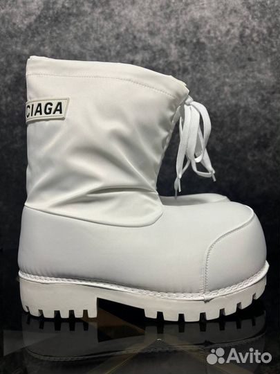 Balenciaga Alaska boot white neylon