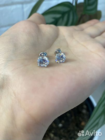 Серебряные серьги гвоздики