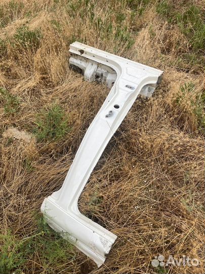 Toyota Lc200 Стойка с порогом