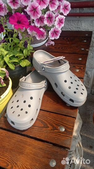 Пляжная обувь crocs