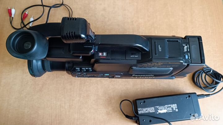 Видеокамера Panasonic M3000