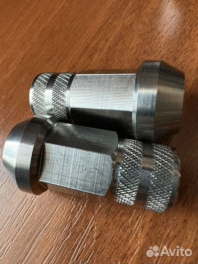 Титановые колесные гайки Toyota и т.д