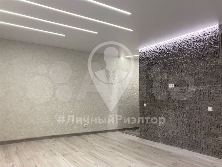 2-к. квартира, 42 м², 1/4 эт.