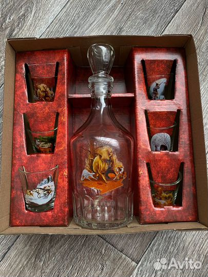 Графин и рюмки