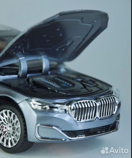 Металлическая машинка BMW 7