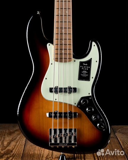 Fender Player Plus Jazz Bass V PF 3-Color Sunburst