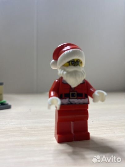 Лего Санта минифигурка