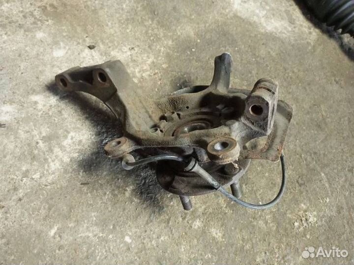 Кулак поворотный Nissan Qashqai nonr J10