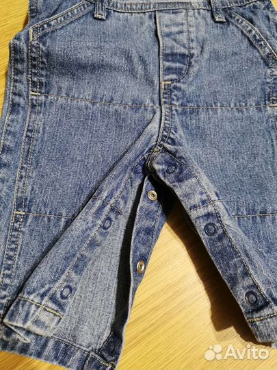 Джинсовый комбинезон для малыша (68 размер)