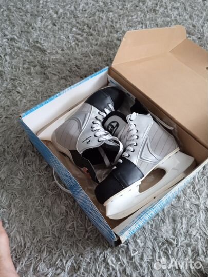 Продаю мужские коньки