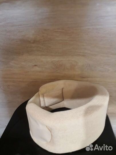 Бандаж на шею, шейный воротник ортопедический