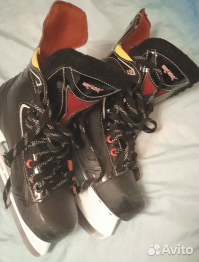 Коньки хоккейные