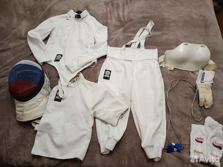 Фехтовальная форма левша шпага