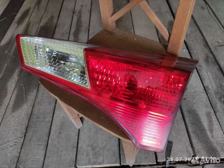 Задний фонарь на RAV4