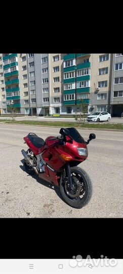 Kawasaki zzr-400.2